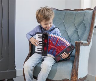 New Classic Toys - Akkordeon Groß - Schwarz mit Musikbuch